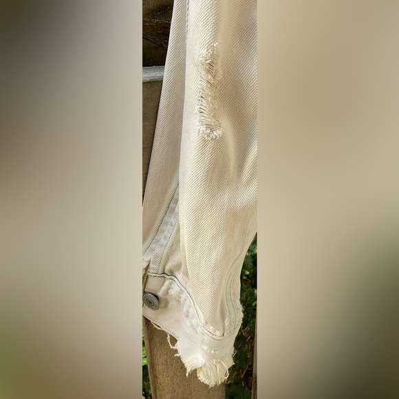 Ralph Lauren distressed white denim jacket lg. - Picture 9 of 16